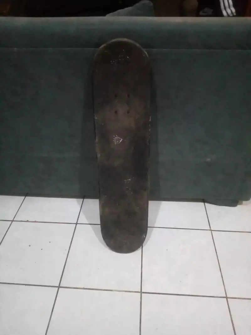 Tabla de skate usada - 1