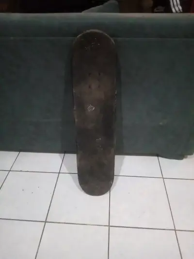 Tabla de skate usada - miniatura 1