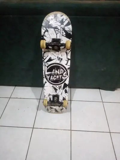 Tabla de skate usada - miniatura 2