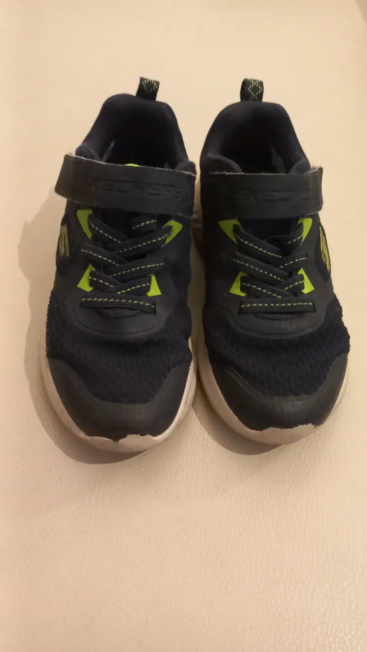 Zapatillas infantiles Skechers negras - 1