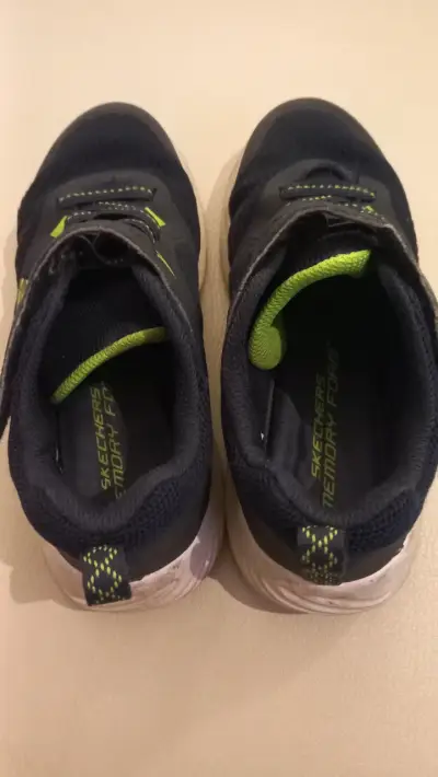 Zapatillas infantiles Skechers negras - miniatura 3