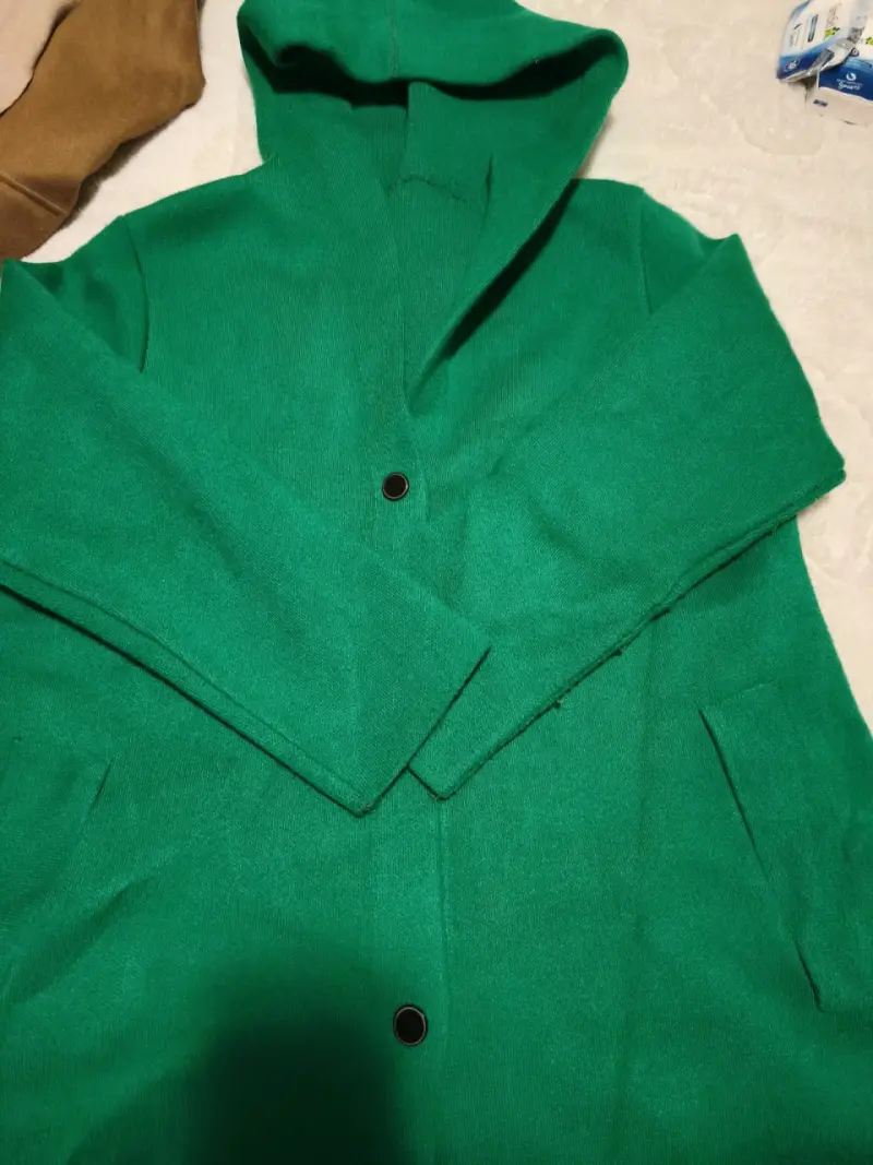 Abrigo verde con capucha - 2
