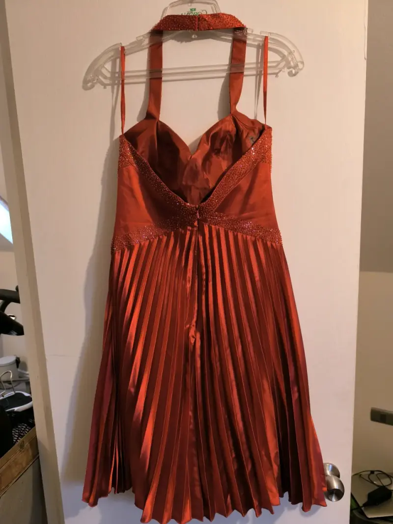 Vestido rojo de gala con brillos - 2