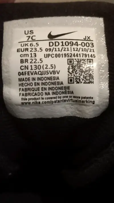 Zapatillas negras para niños - miniatura 3