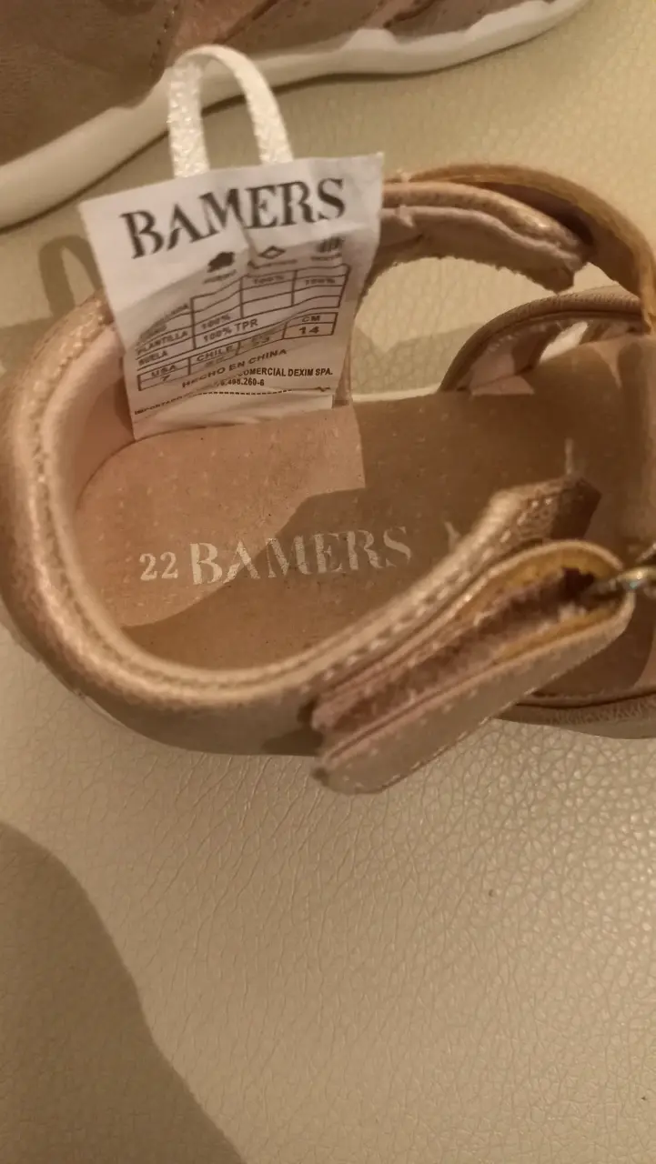 Sandalias doradas para bebé - 2
