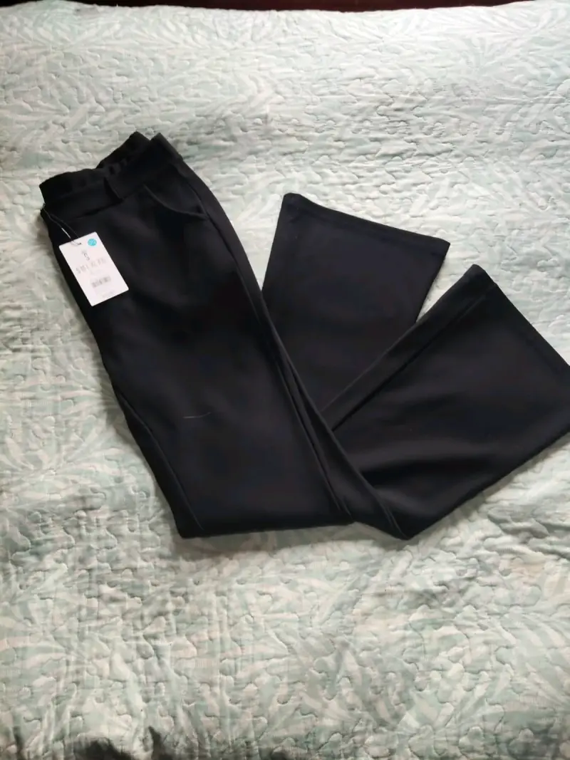 Pantalón negro talle S nuevo - 1