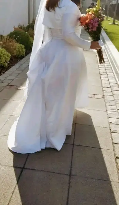 Vestido de novia blanco elegante - miniatura 5