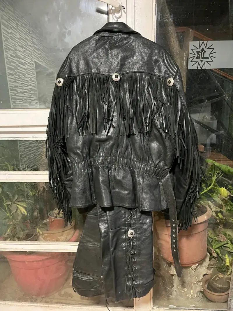 Conjunto de cuero con flecos - 3