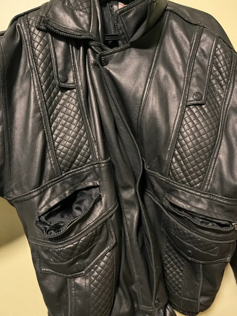 Chaqueta negra estilo motociclista - 1