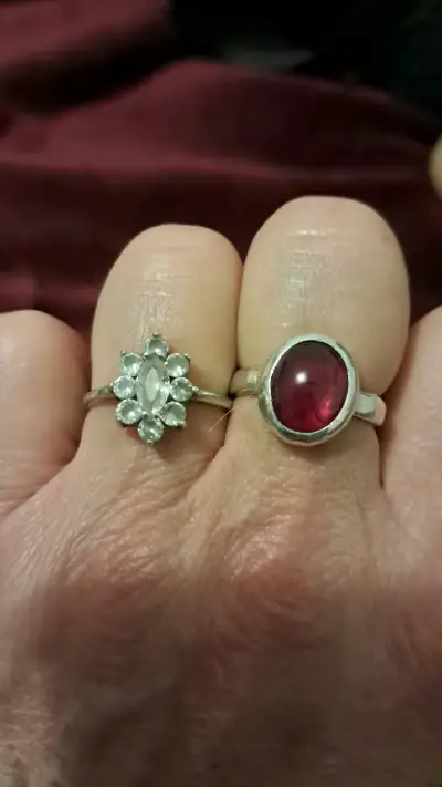 Anillos con piedras preciosas - miniatura 1