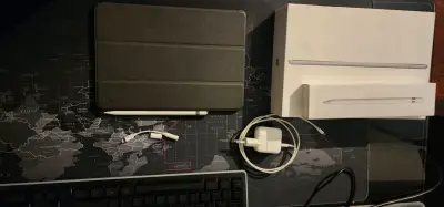 iPad septima generación con accesorios - miniatura 2