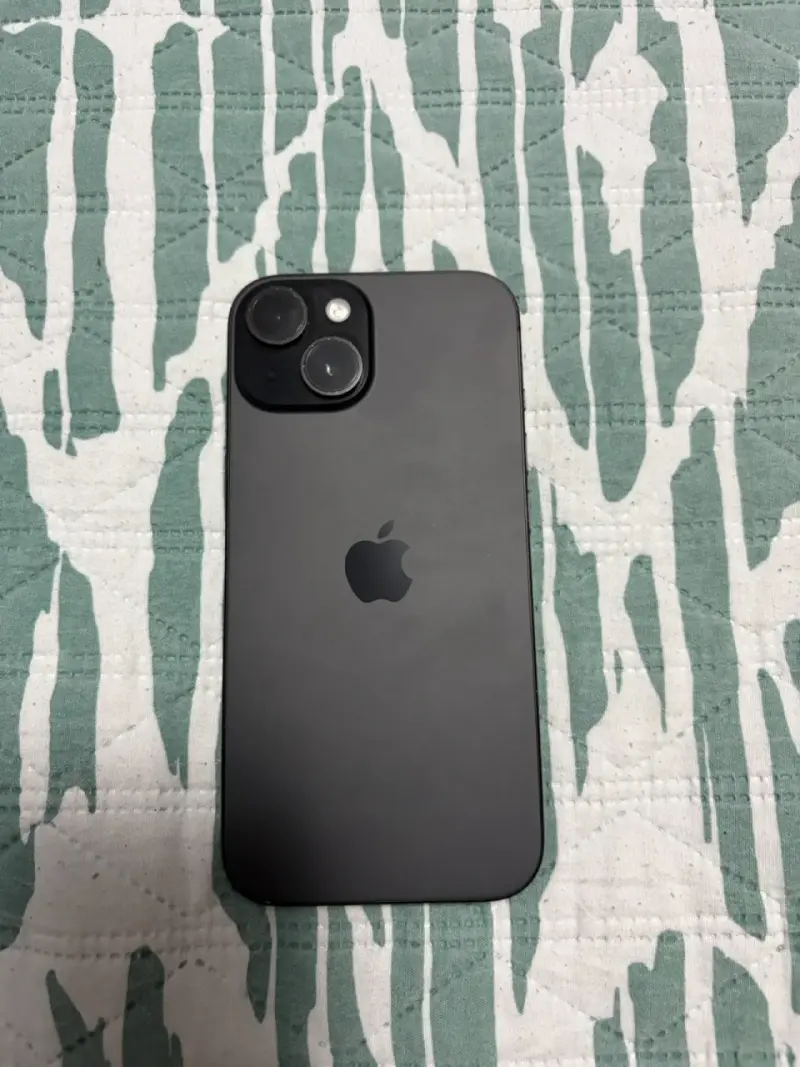 iPhone 15 negro semi nuevo - 1