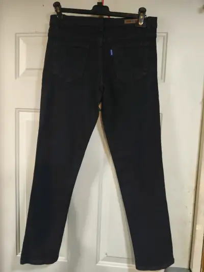 Jeans negros ajustados - miniatura 4