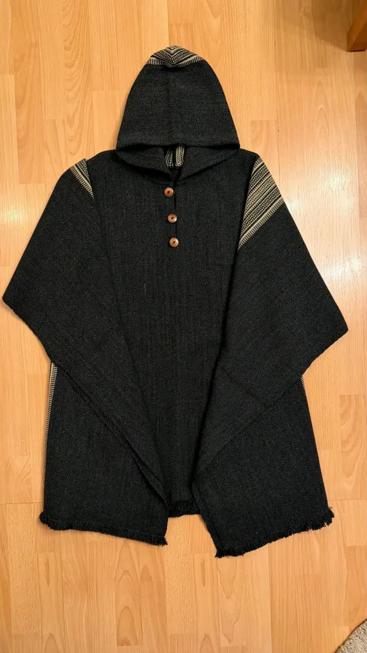 Poncho lana de oveja y alpaca, nuevos. - 1