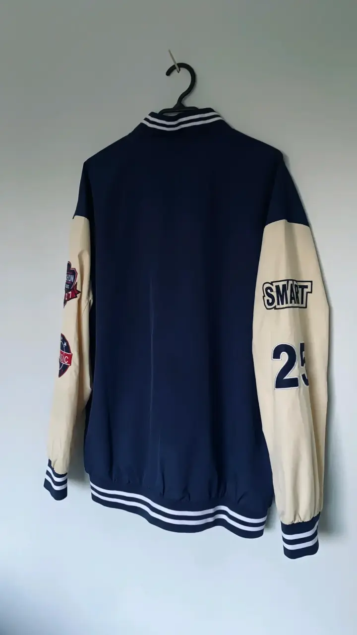 Chaqueta varsity azul y crema - 3