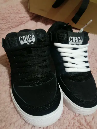 Zapatillas negras Circa skate - miniatura 3