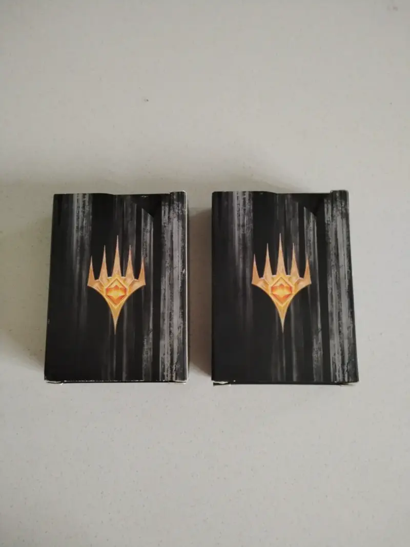 Dos mazos de cartas colecionables mágic - 1