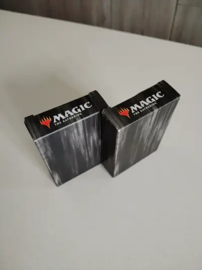 Dos mazos de cartas colecionables mágic - miniatura 2