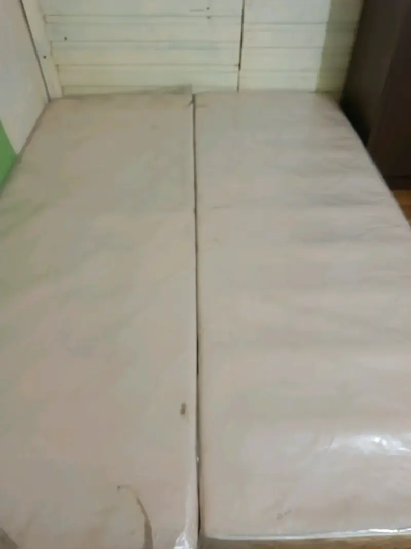 Cama matrimonial con respaldo de madera - 6