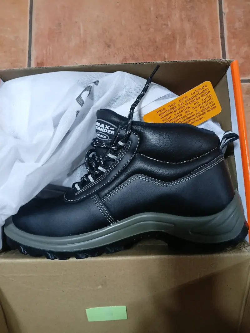 Botas negras Max Adder talla 41