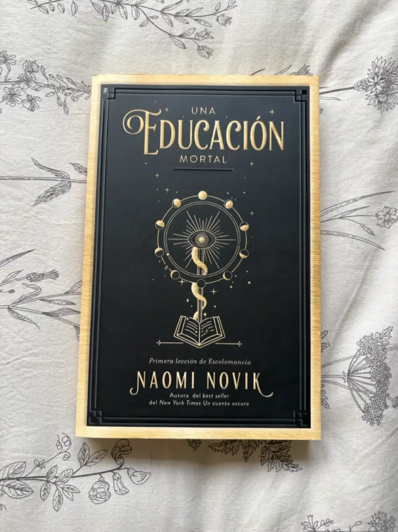Libro 'Una Educación Mortal'