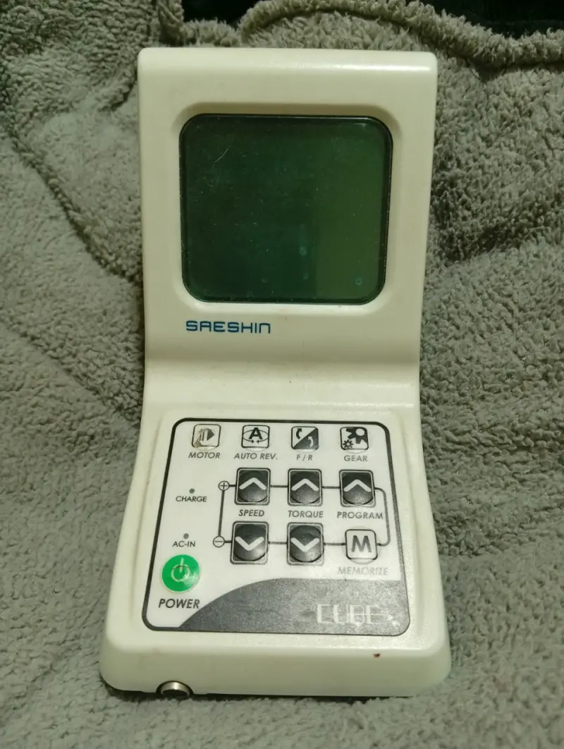 Controlador dental Saeshin Cube