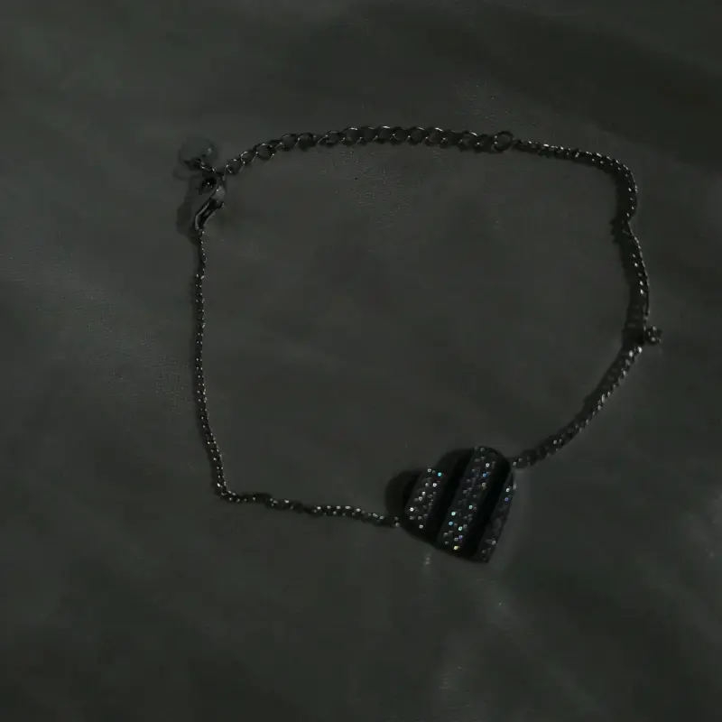 Pulsera con dije de corazón - 1
