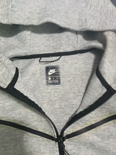 Polerón gris Nike Tech - miniatura 2