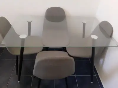 Juego de comedor vidrio y 4 sillas - miniatura 1