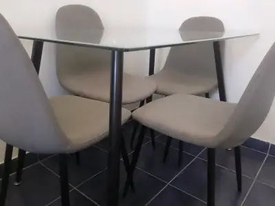 Juego de comedor vidrio y 4 sillas - miniatura 2