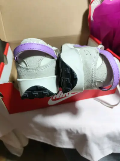 Zapatillas deportivas beige y morado - miniatura 4