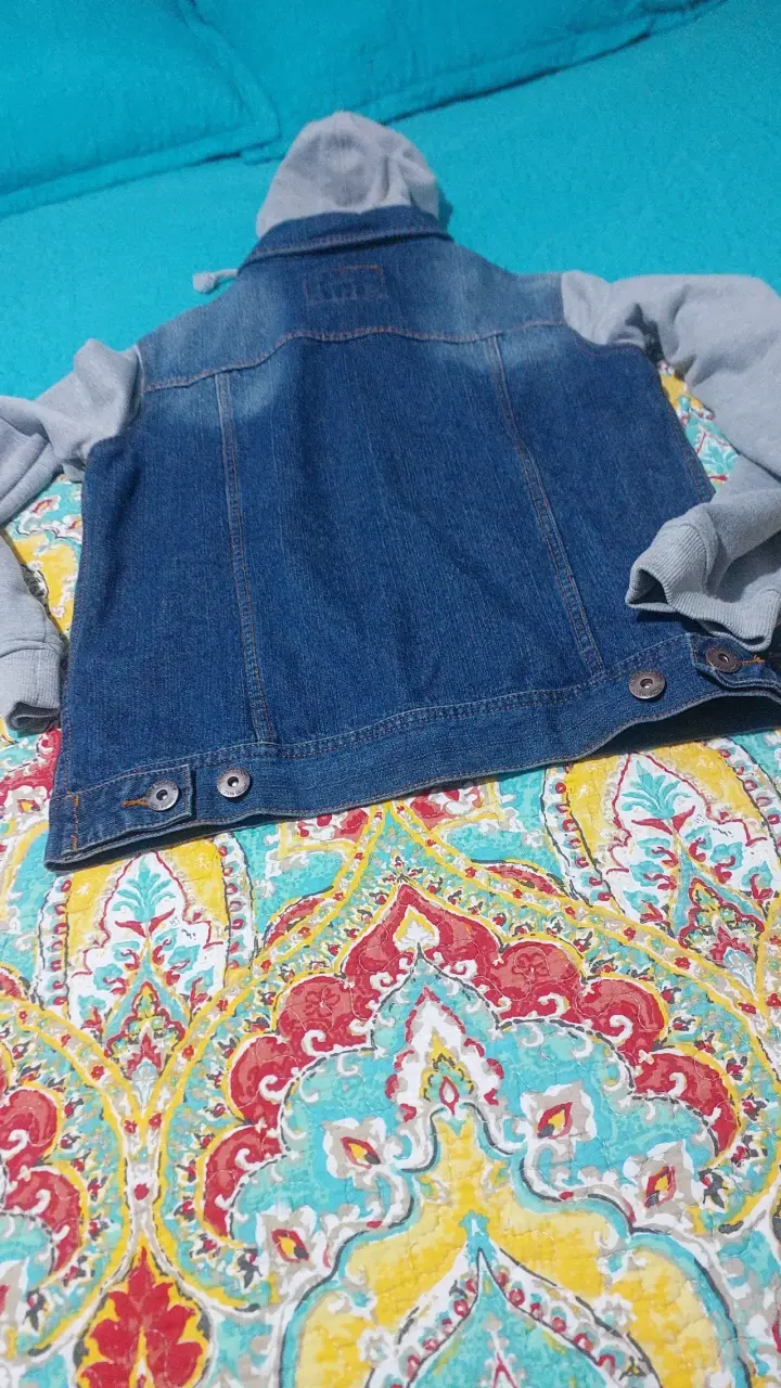 Chaqueta de mezclilla con capucha gris - 1