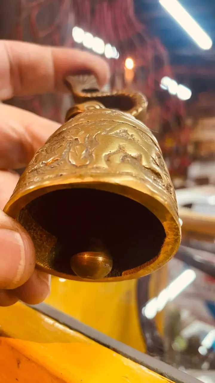 Campana decorativa de bronce - 2