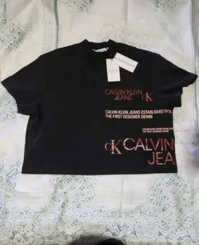 Polera Calvin Klein negra estampada mujer - miniatura 1
