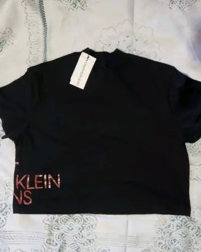 Polera Calvin Klein negra estampada mujer - miniatura 4