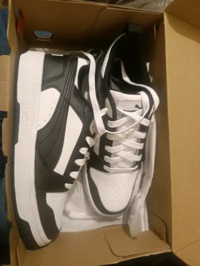 Zapatillas deportivas blanco y negro - miniatura 1