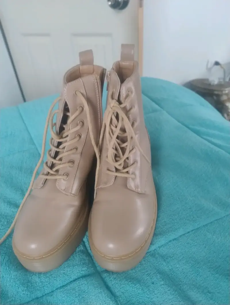 Botines beige de plataforma - 1