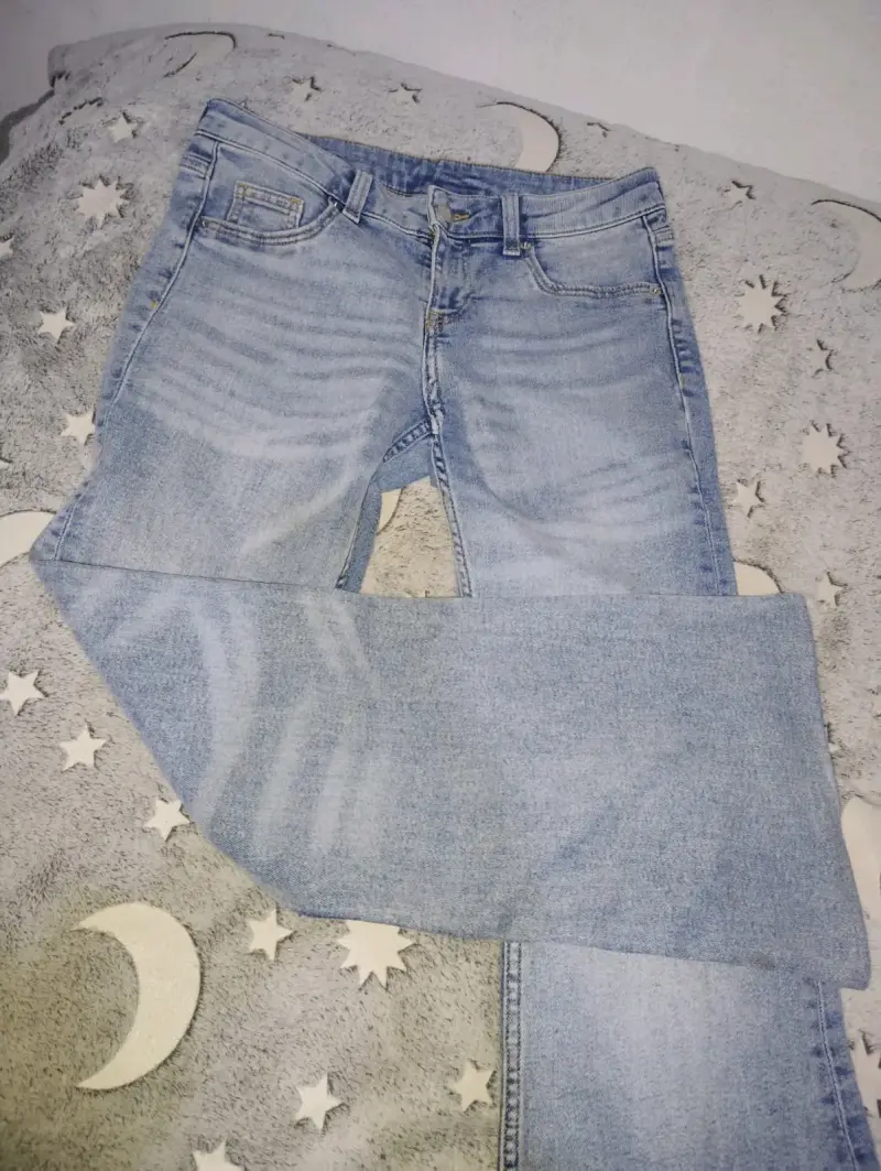 Jeans celestes de mezclilla - 2
