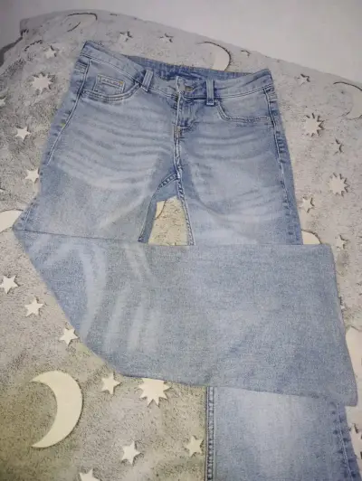 Jeans celestes de mezclilla - miniatura 2