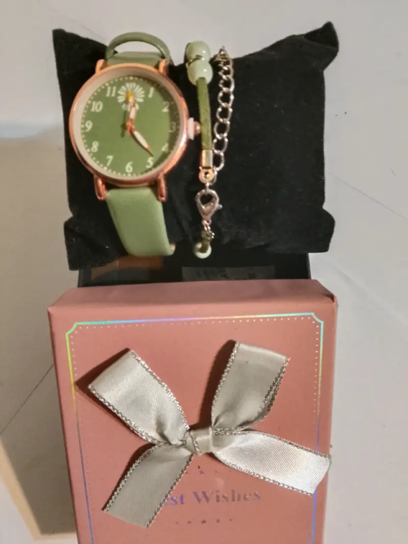 Reloj verde con brazalete - 2