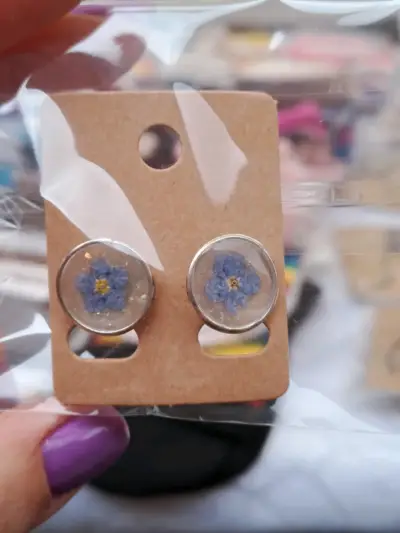 Aros huella con brillo dorado - miniatura 3