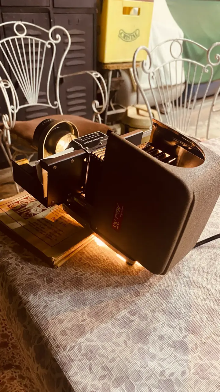 Proyector de diapositivas Minolta - 5