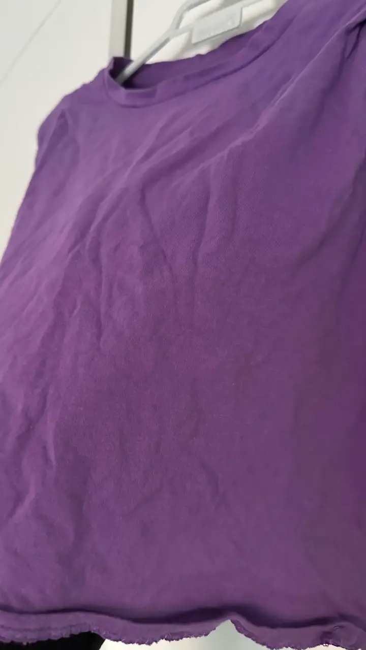 Polera morada sin mangas con hombreras - 2