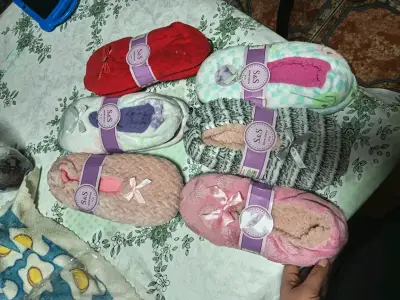 Pantuflas cálidas S&S con lazo - miniatura 1