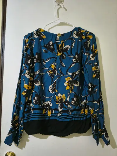 Blusa azul floral manga larga - miniatura 4