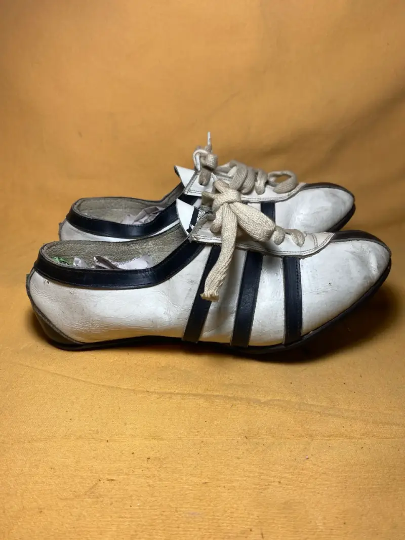 Zapatillas atléticas con clavos - 4