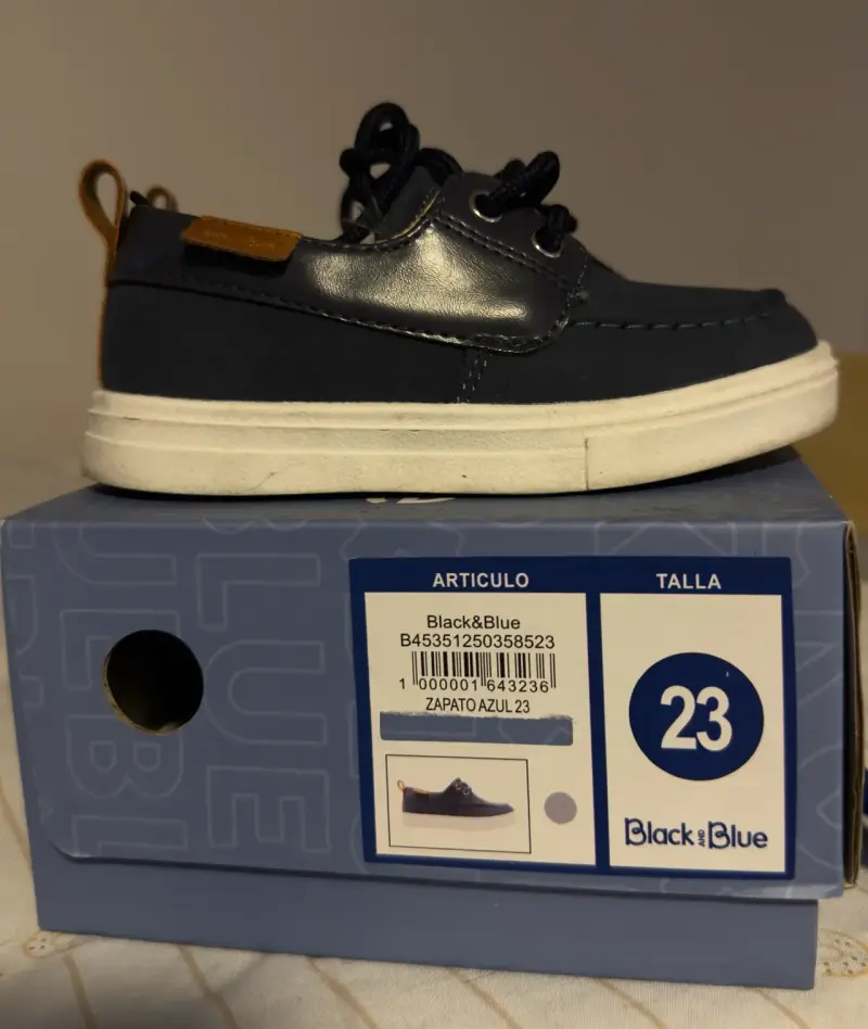 Zapatos azul marino talle 23