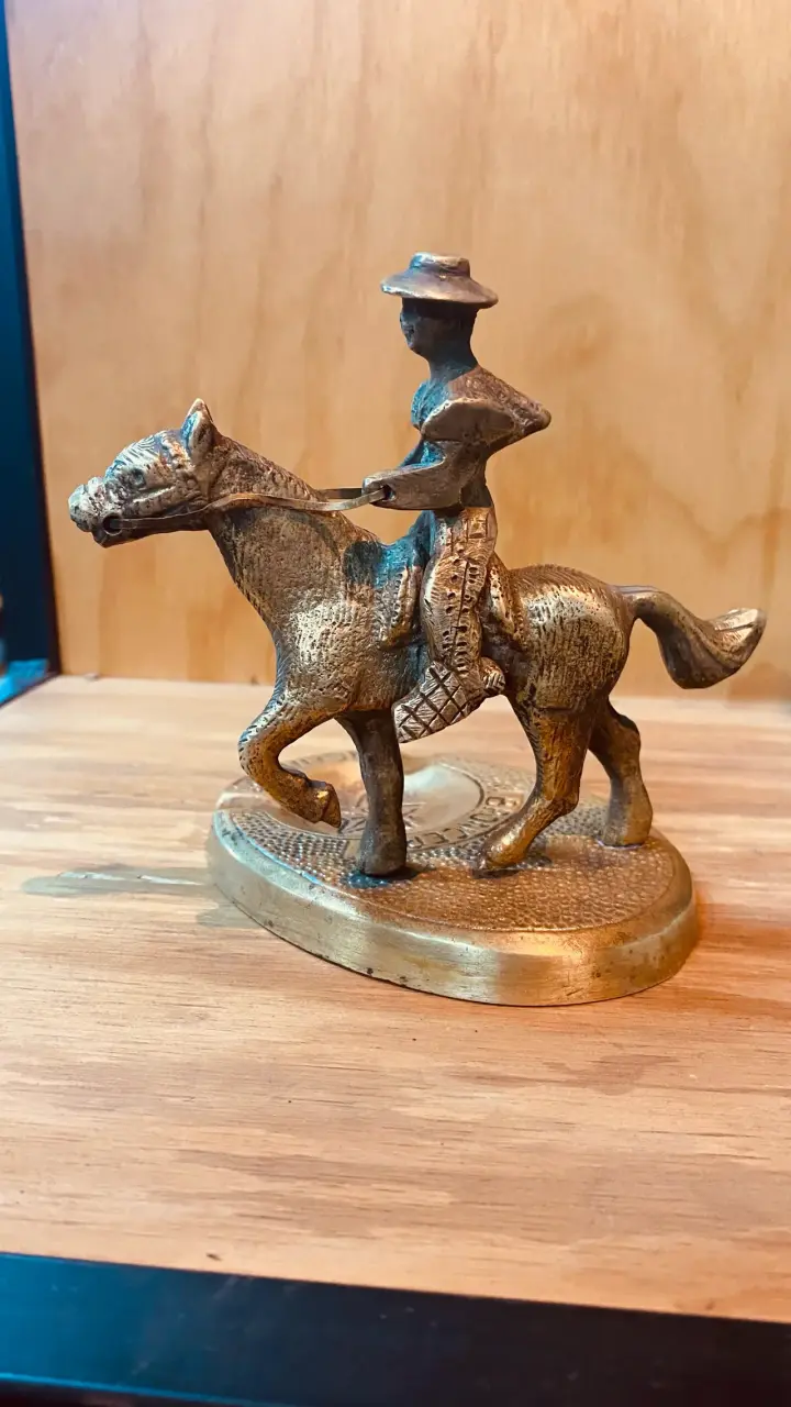 Figura de bronce huaso chileno - 2