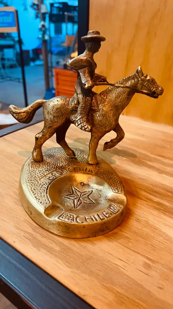 Figura de bronce huaso chileno - 3