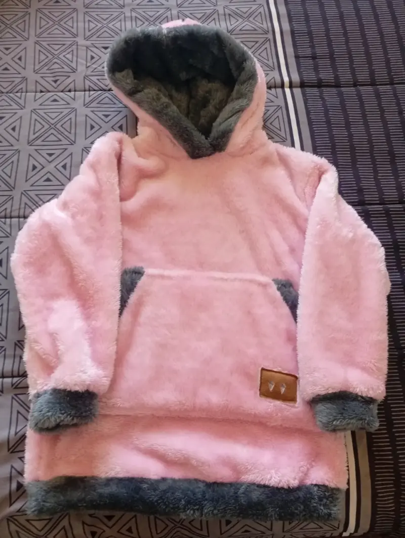 Polerón rosado con capucha talla 5-6